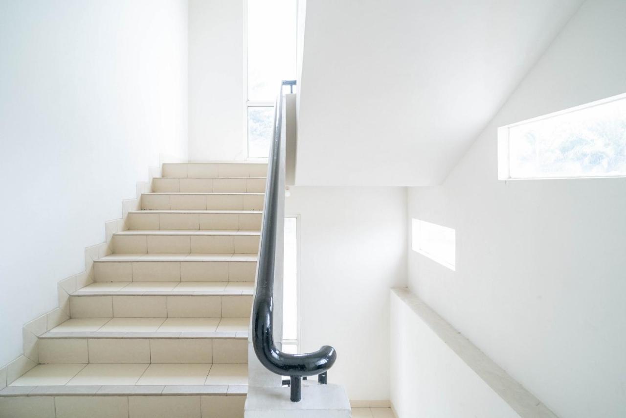 Mroom Residence Near Umn Gading Serpong Redpartner Cicayur Luaran gambar